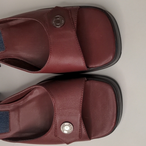 VINTAGE Y2K Chunky Square Toe Block Heel Red Mule Slide Tommy Hilfiger 8… - Picture 4 of 12